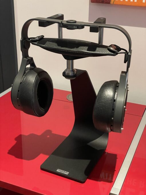 Abyss AB1266 Stand by Headphone Auditions Amsterdam & ROOMS Design