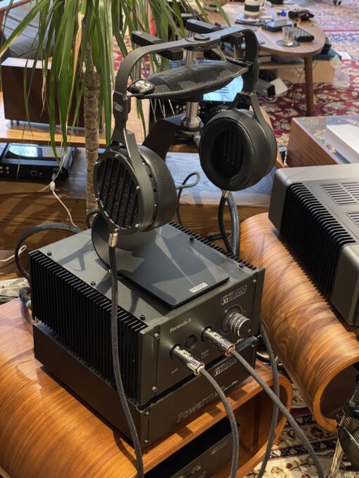 Abyss AB1266 Stand by Headphone Auditions Amsterdam & ROOMS Design - Image 6